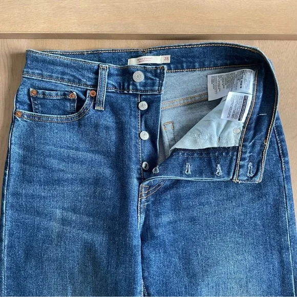 Levi’s Wedgie Straight Button Fly Jeans - Picture 5 of 12